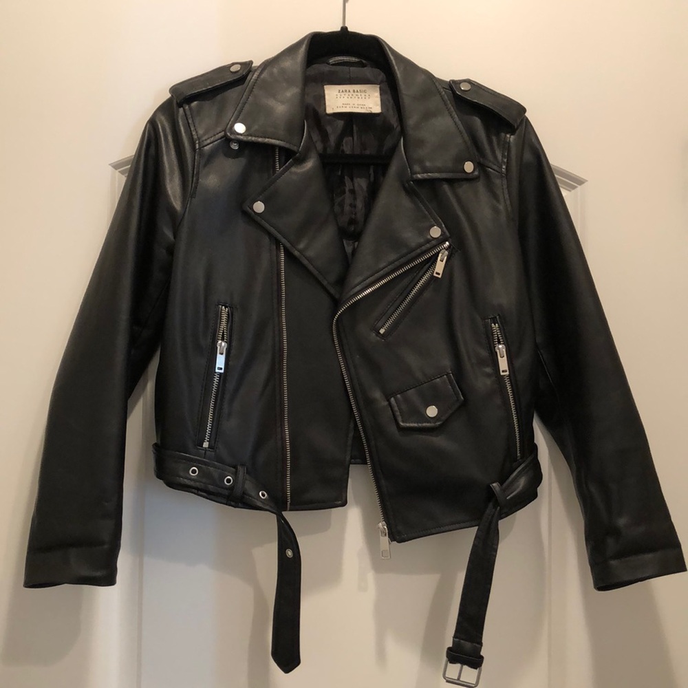 Zara cropped vegan leather jacket size medium